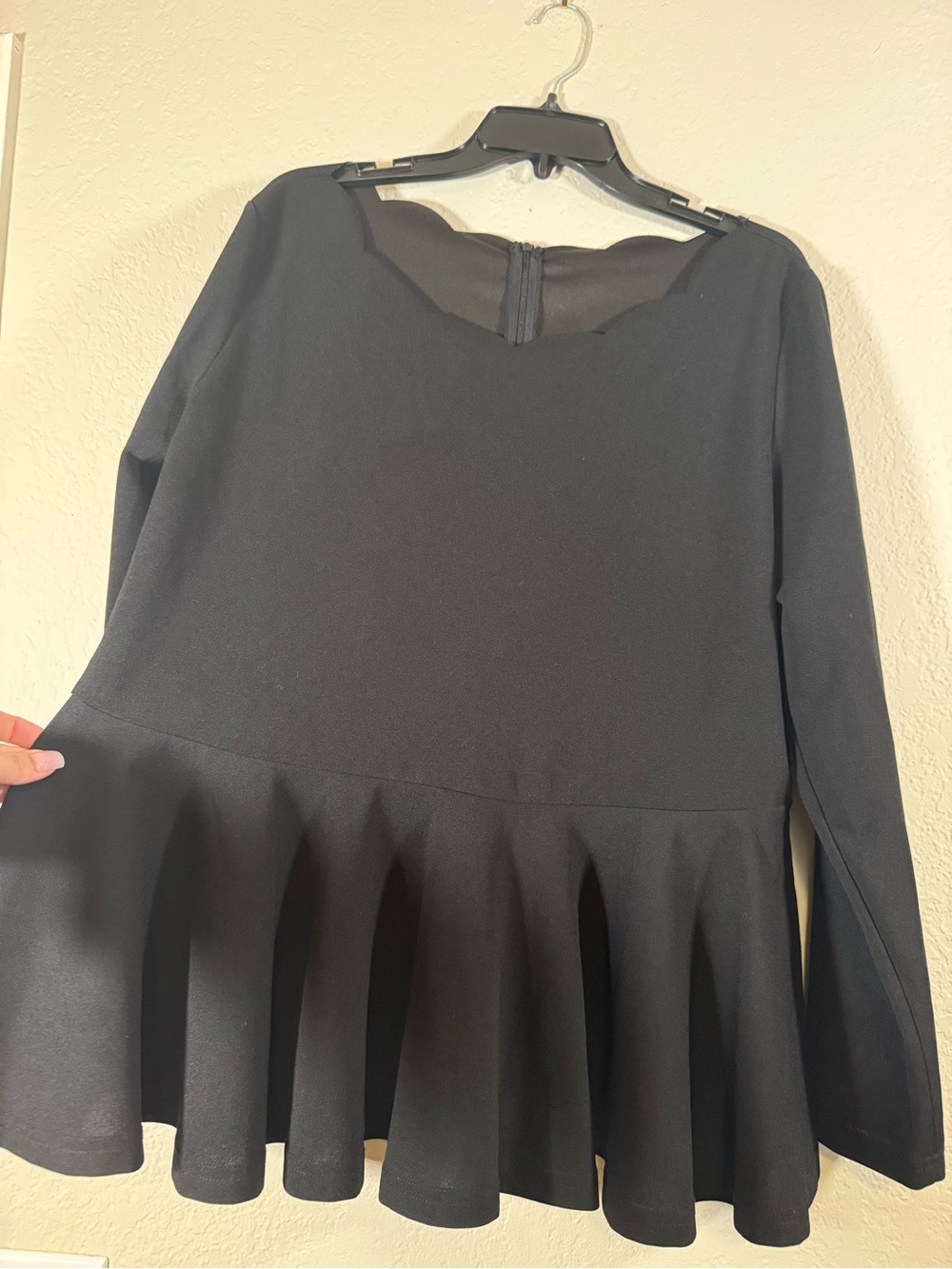 Classic Black Simple Scalloped Scoop Neck Blouse Top Peplum Womens - Picture 2 of 6